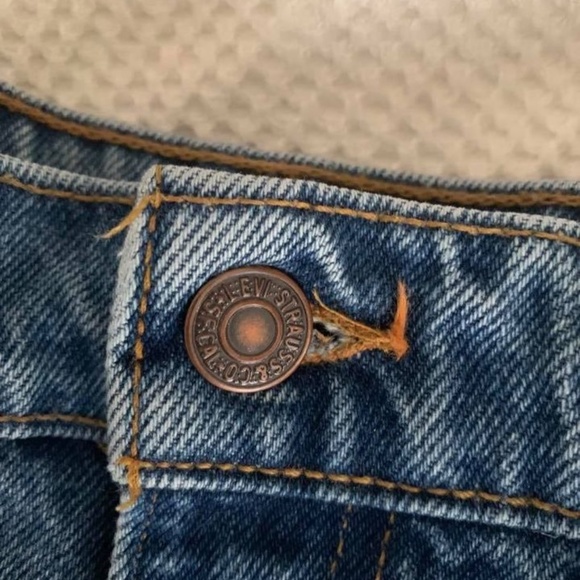 Vintage High waisted Levis Shorts - Picture 6 of 6